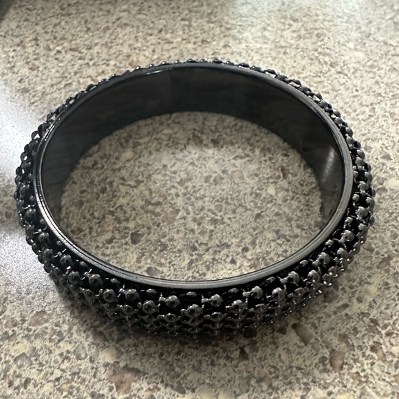 Women’s Bracelet Black Metal Bangle Bracelet - Picture 5 of 5